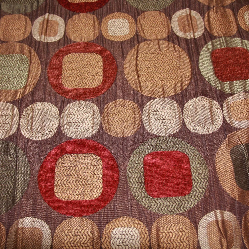 Canaan Geometric Pattern Reversable Table Runner - image 3